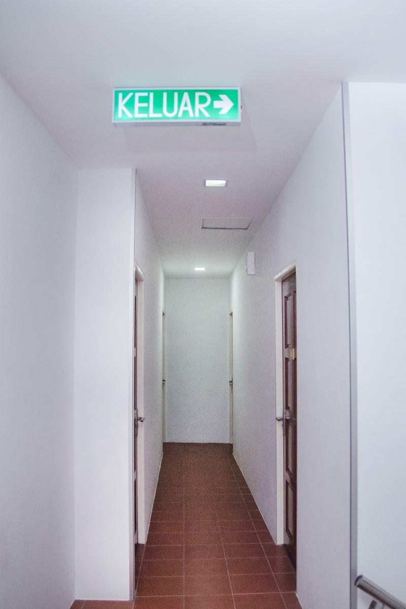 Oyo 836 Mandurah Room & Cafe Kuching Dış mekan fotoğraf