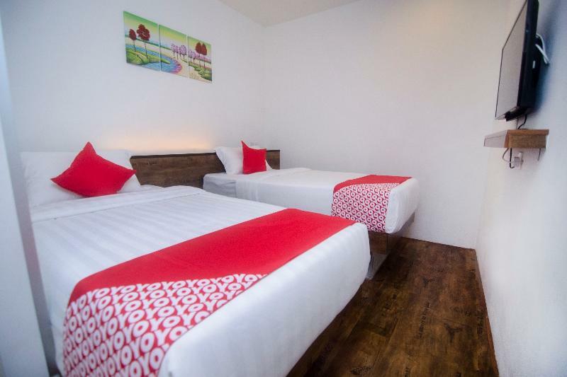 Oyo 836 Mandurah Room & Cafe Kuching Dış mekan fotoğraf