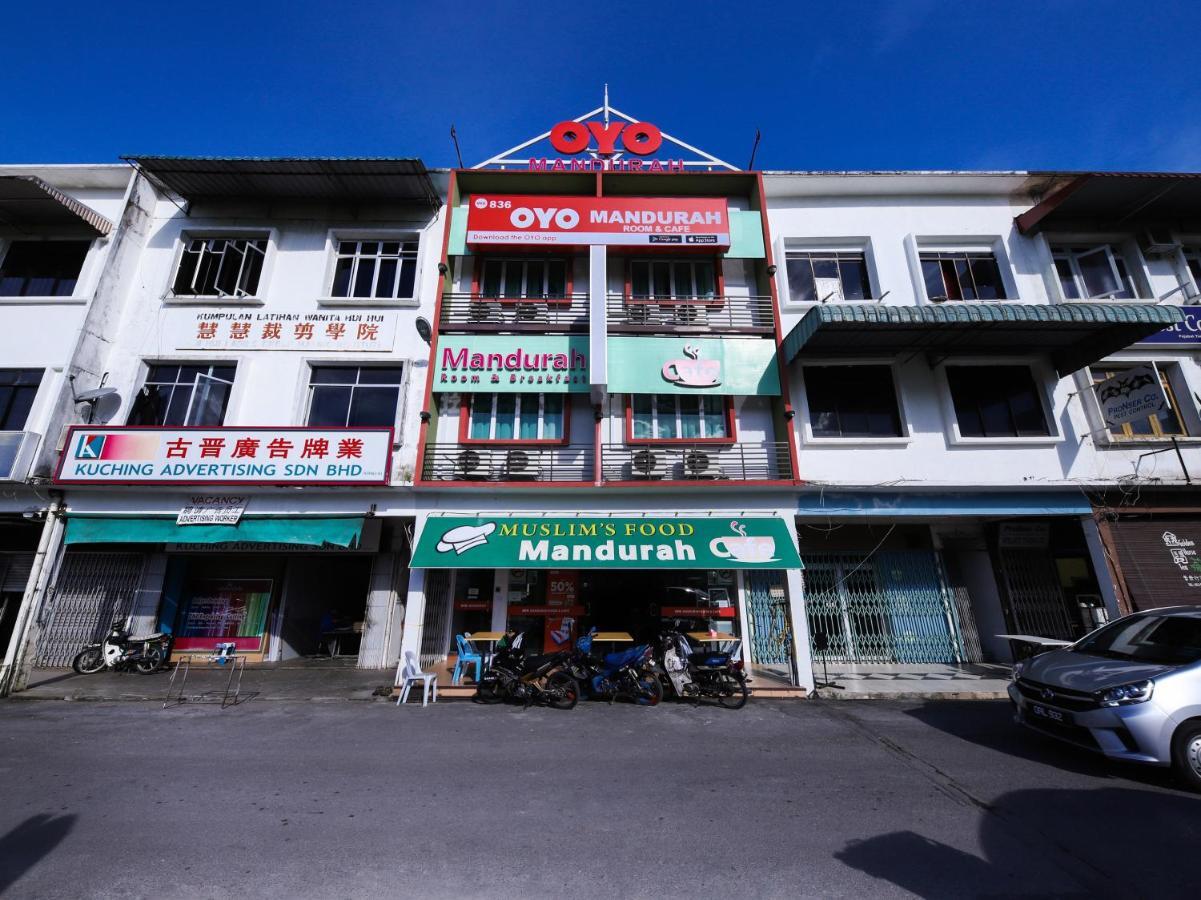 Oyo 836 Mandurah Room & Cafe Kuching Dış mekan fotoğraf