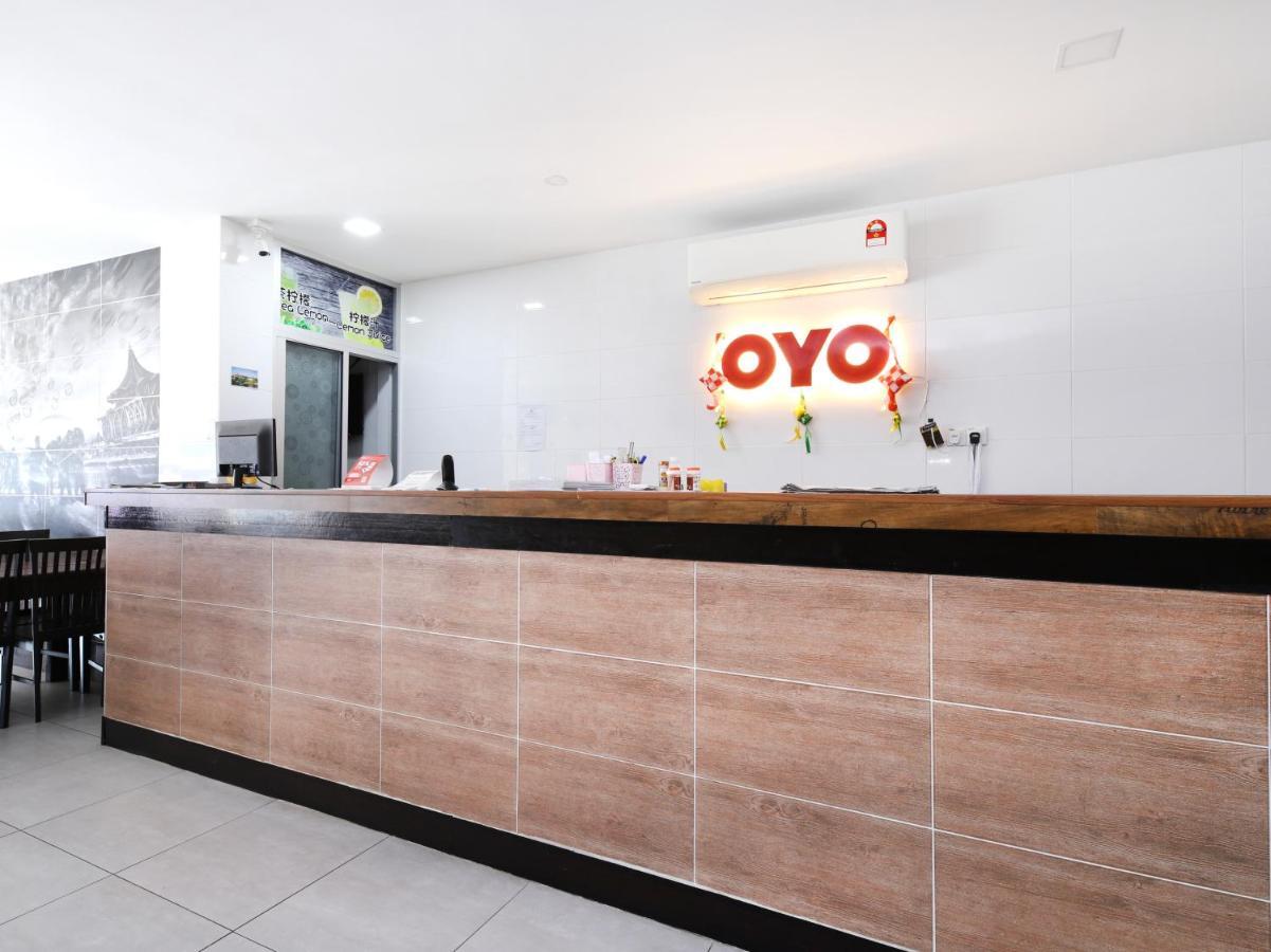Oyo 836 Mandurah Room & Cafe Kuching Dış mekan fotoğraf